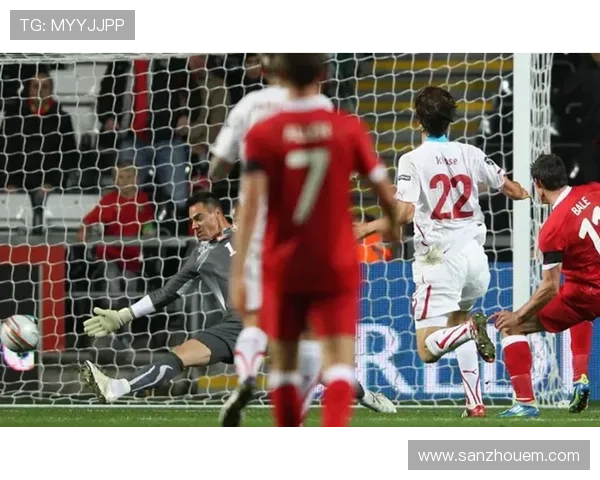 埃斯球员在赛季中持续提升,助力球队迎来连胜佳绩