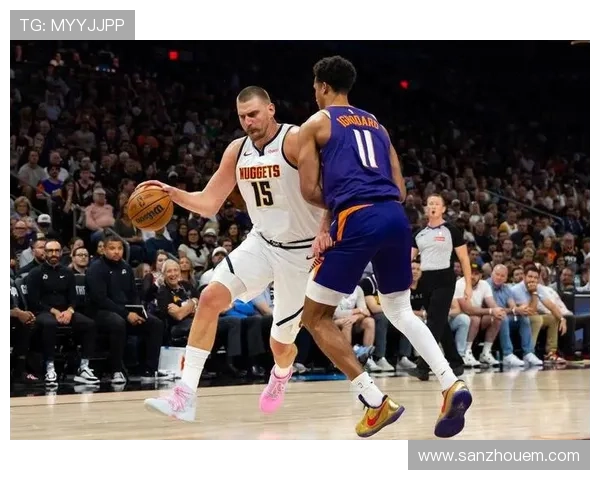 米切尔·罗宾逊对位约基奇挡拆护筐更胜上季防守